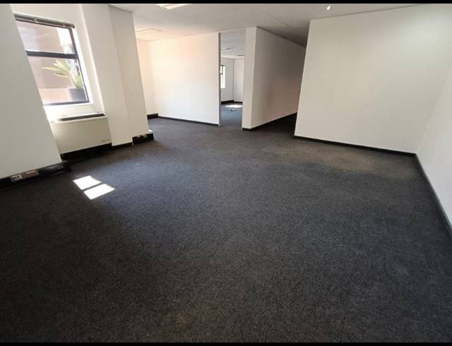 BUSINESS PROPERTY TO RENT IN BRYANSTON